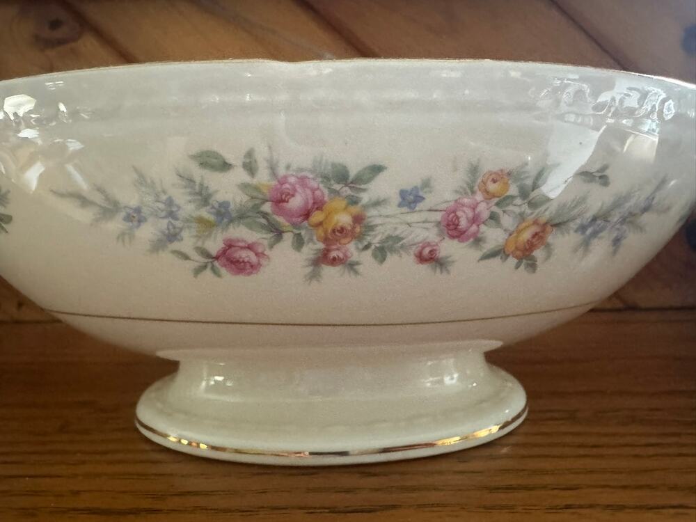 Vintage Homer Laughlin Cashmere Eggshell Georgian Floral Serving Bowl G51 N5